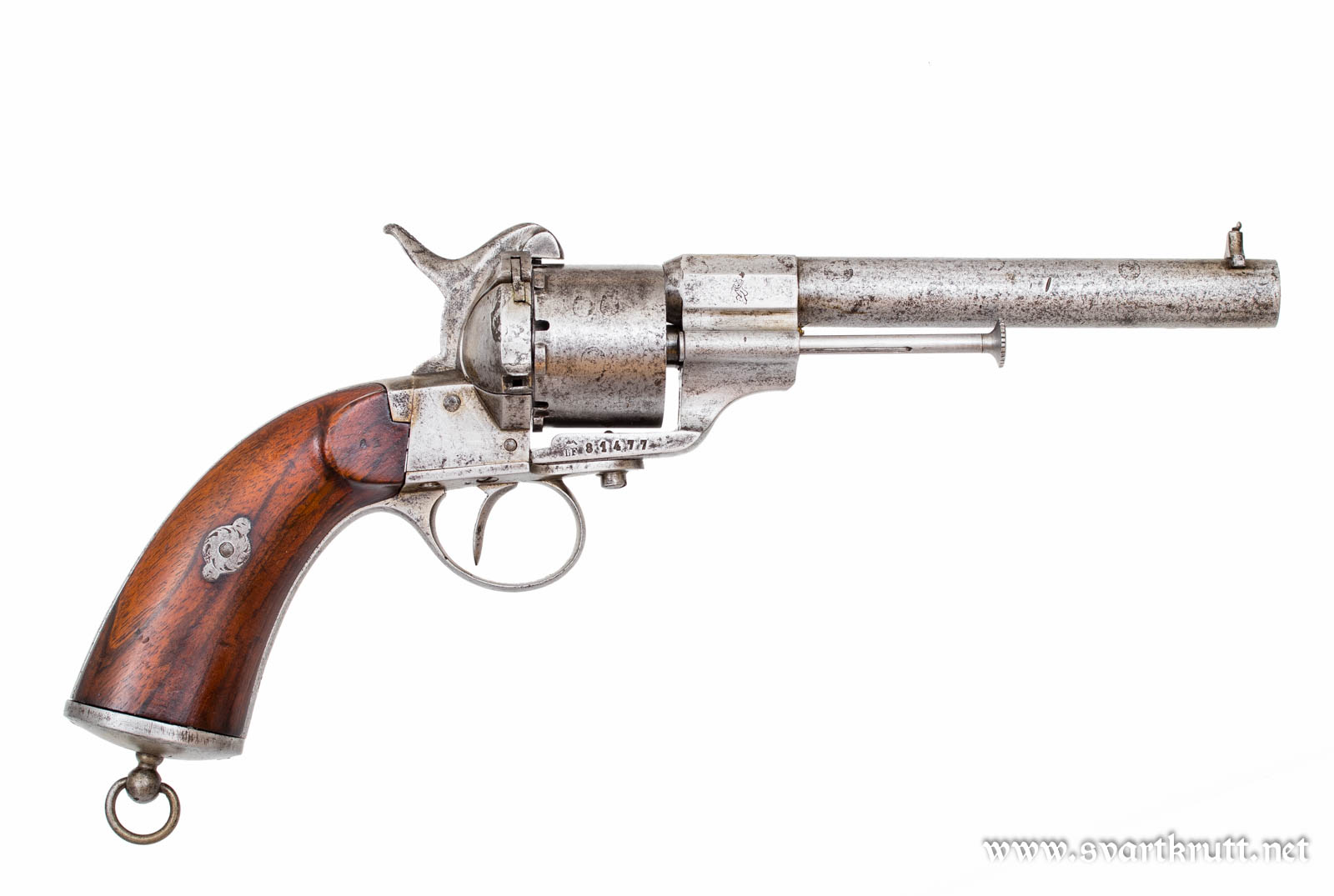 Slik så M/1864-revolveren ut før den fikk forsterkningsskinnen i 1898.